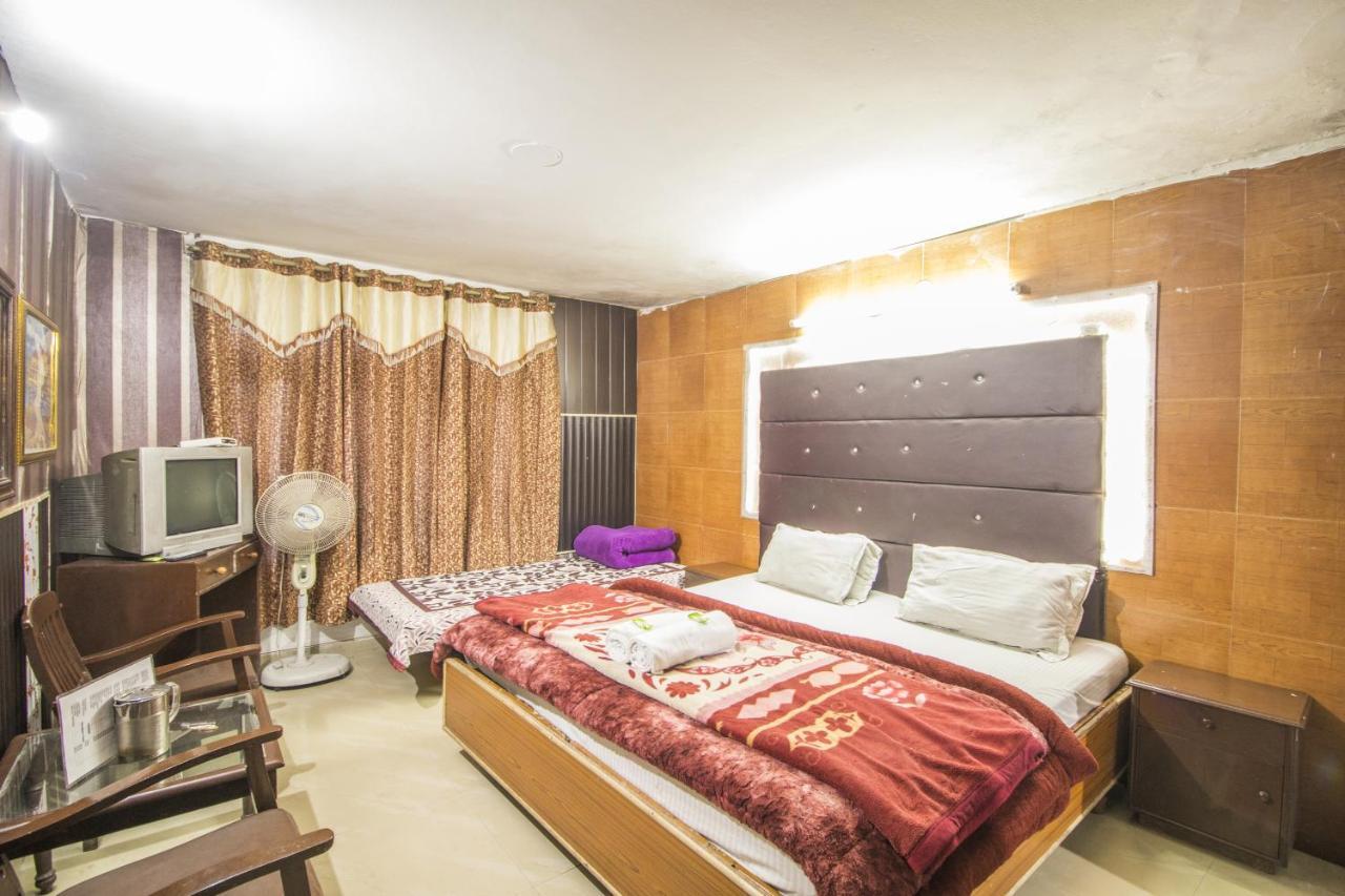 Holiday Plaza Hotel Dalhousie Exterior foto